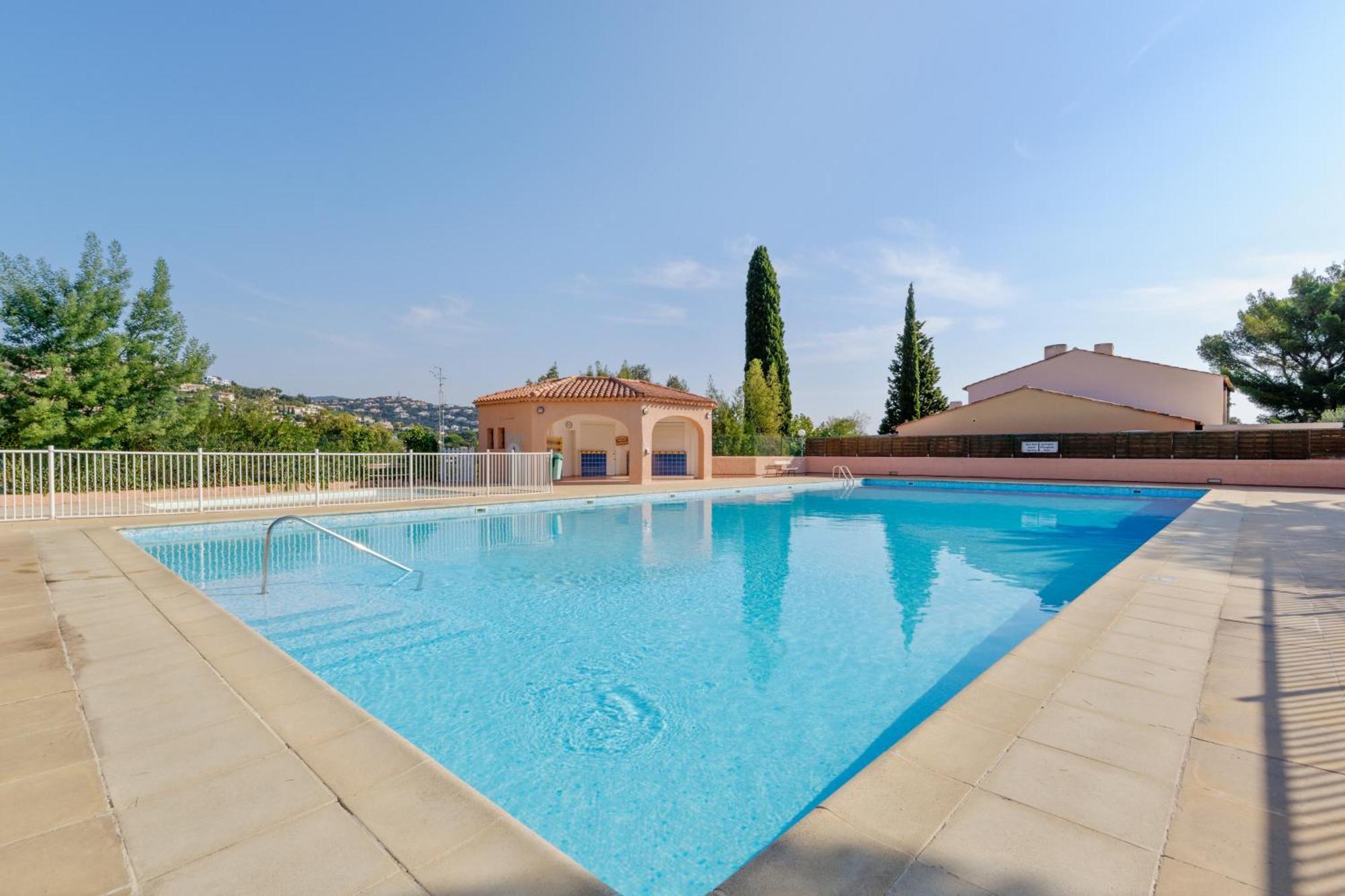 Residence Partenaire Le Domaine De Garlande Cavalaire-sur-Mer Exterior photo