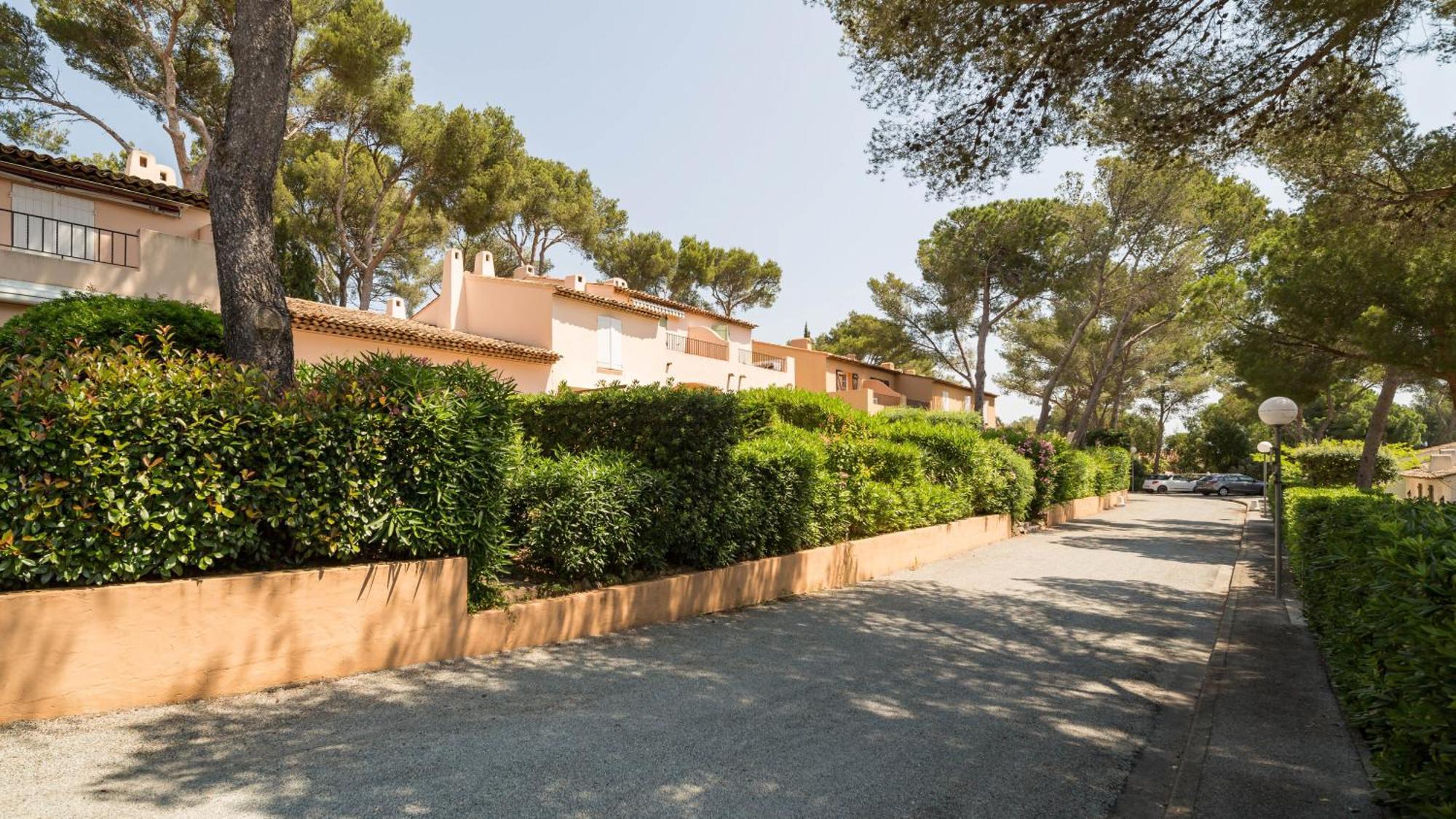 Residence Partenaire Le Domaine De Garlande Cavalaire-sur-Mer Exterior photo